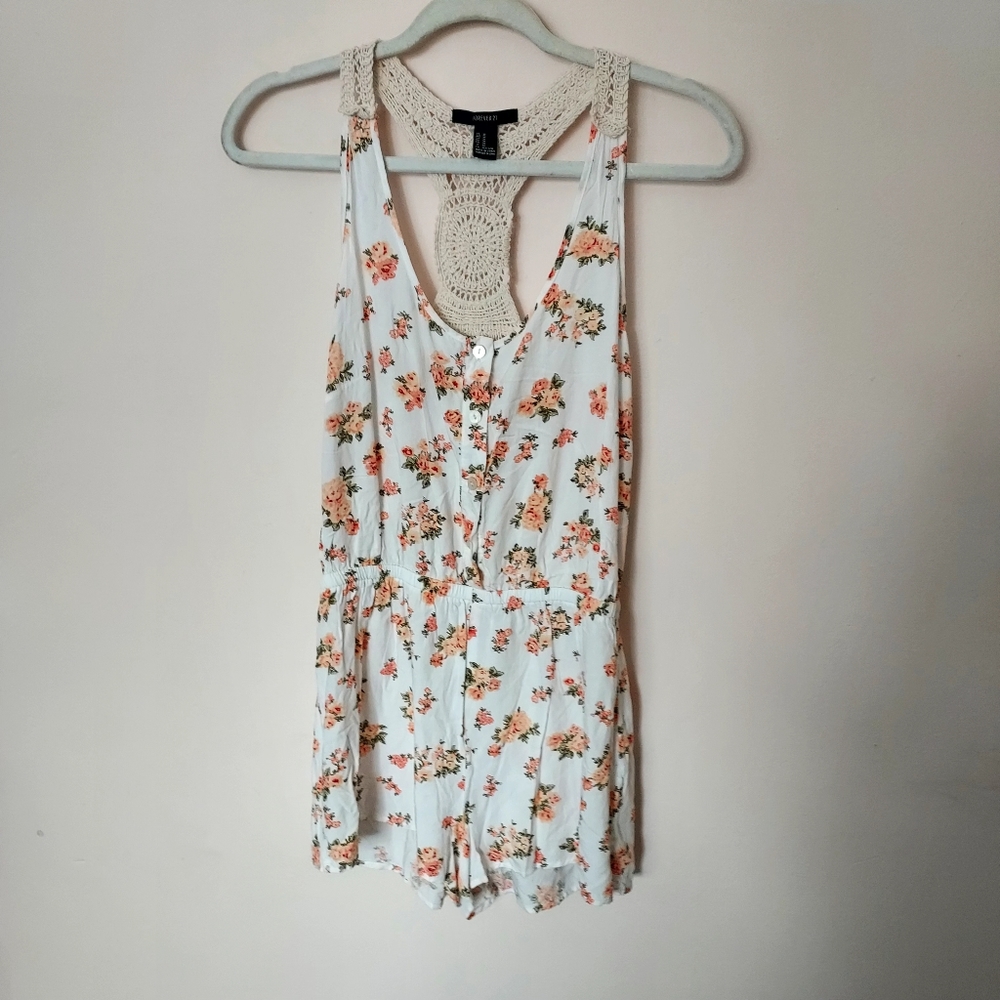 Forever 21 Cream Floral Crochet Boho Romper MED Festival Hippie Fairy Romantic
